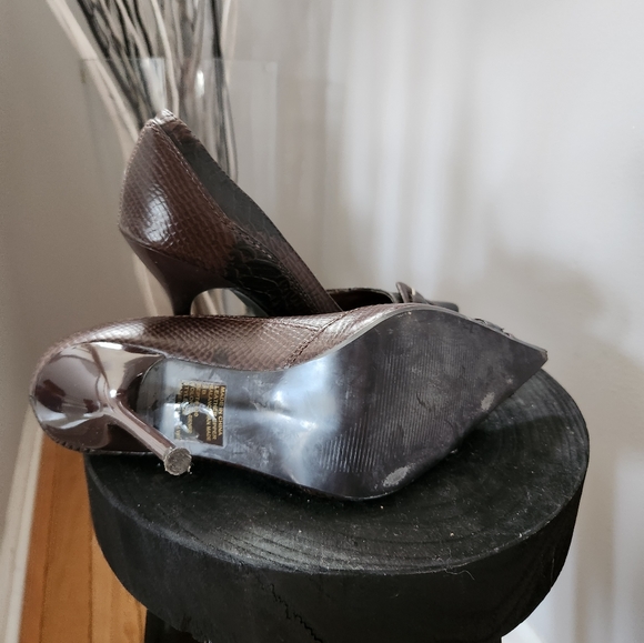 Shoes - Picture 4 of 4